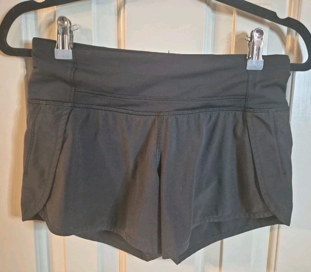 Lululemon Women’s Black Running Athletic Shorts back Pocket Elastic Waist Sz. 2